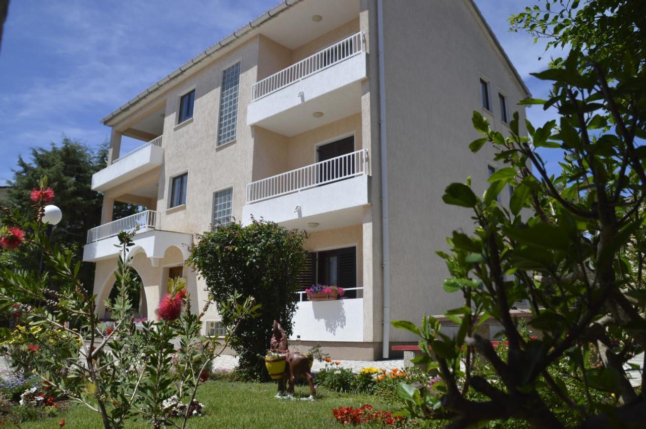 Apartment Lidija Кърк Екстериор снимка