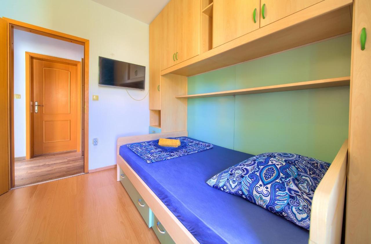 Apartment Lidija Кърк Екстериор снимка
