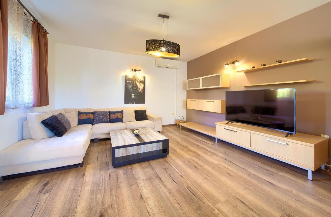 Apartment Lidija Кърк Екстериор снимка