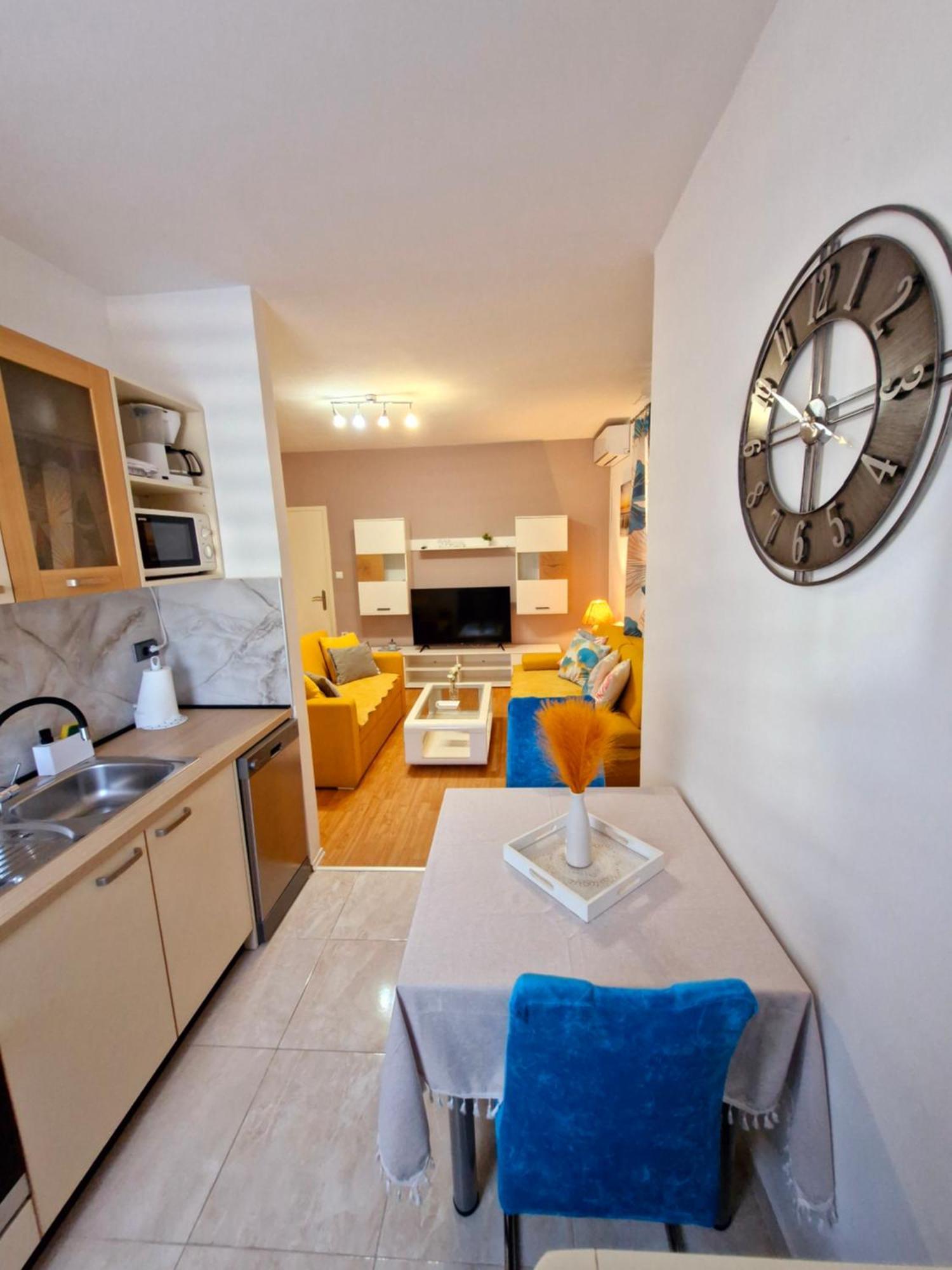 Apartment Lidija Кърк Екстериор снимка